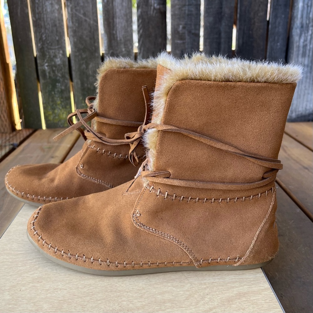Toms Zahara Chestnut Suede Leather Faux Shearling Lined Moccasin Booties Sz 11